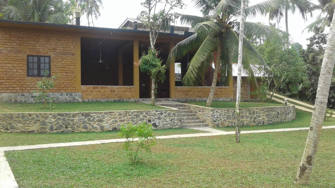 Happy Man Village Bentota Buitenkant foto